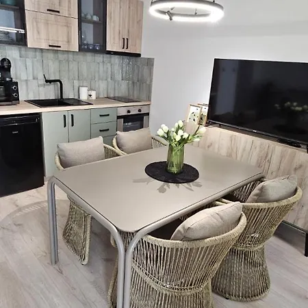 Olive Luxury Few Steps Away From The Sandy Apartment