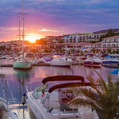 Olive Luxury Few Steps Away From The Sandy Apartment Sveti Vlas